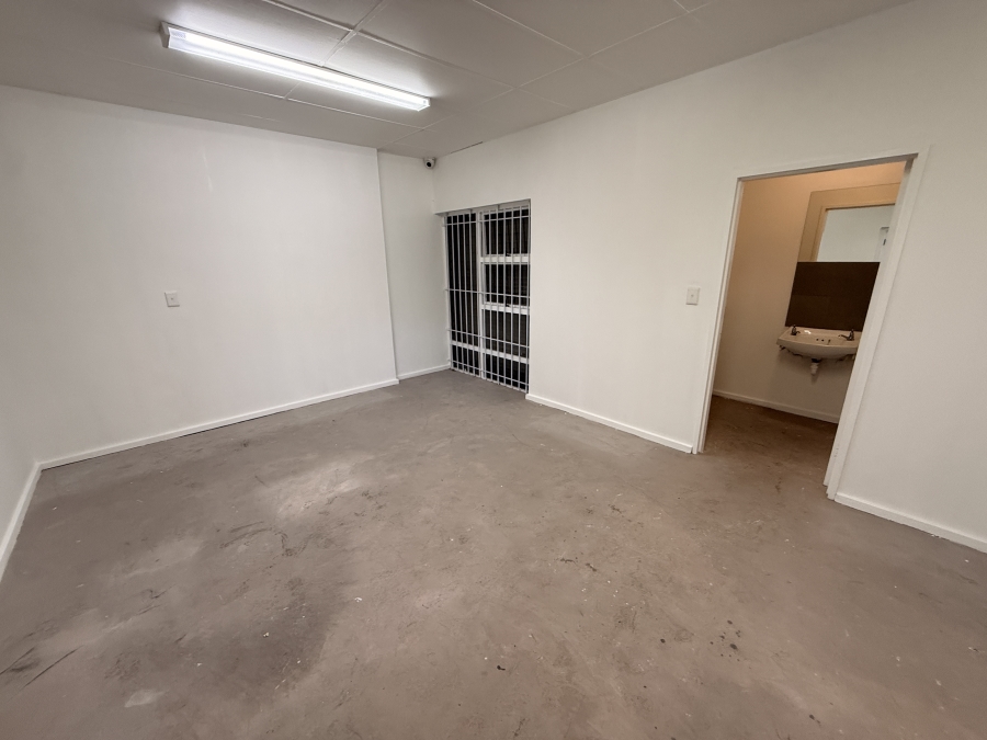 To Let Commercial Property for Rent in Parow Industrial Western Cape